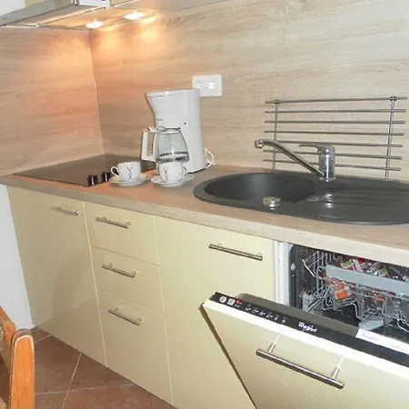 Im Erdgeschoss Apartment *