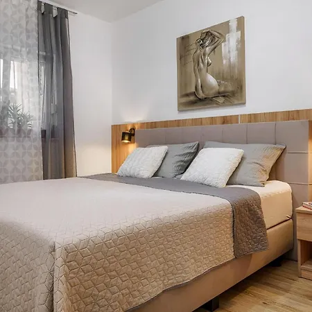 Im Erdgeschoss Apartment Vodice