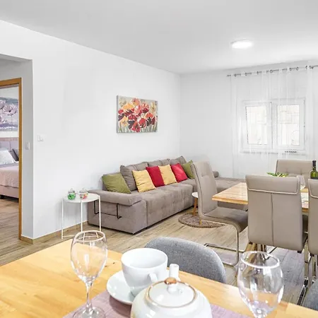 Apartment Im Erdgeschoss Vodice
