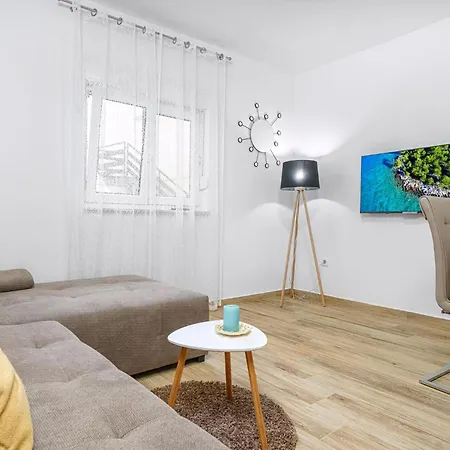 Im Erdgeschoss Apartment